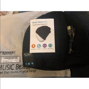 Rotibox Music Beanie  Stereo Speakers